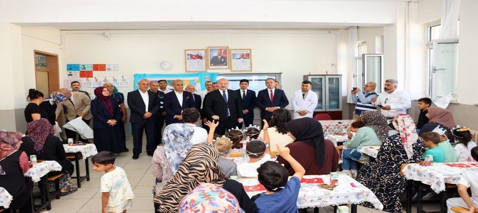 ADIYAMANLILAR VAKFINDAN EĞİTİME DESTEK