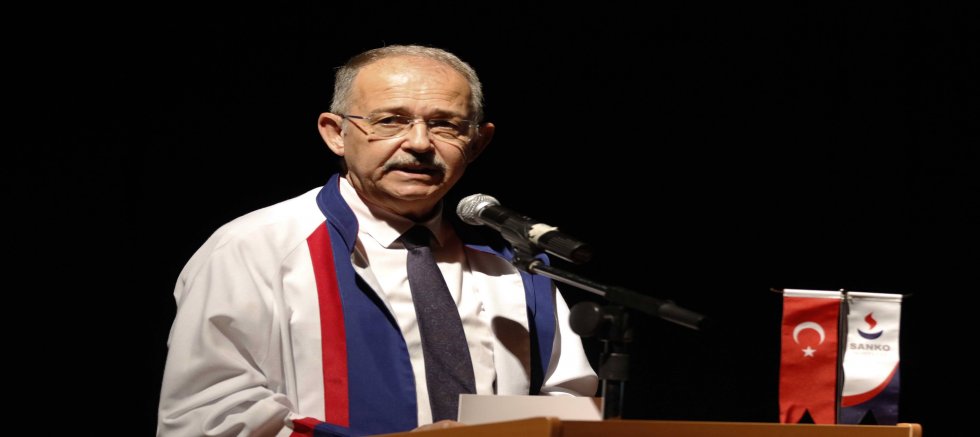 SANKO ÜNİVERSİTESİ REKTÖRÜ PROF. DR. DAĞLI: BİLGİ, SABIR VE ÖZVERİYLE İNSAN HAYATINA DOKUNAN HEKİMLERİMİZ, TOPLUMUN EN DEĞERLİ NEFERLERİDİR