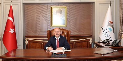 VALİ DR. OSMAN VAROL: CUMHURİYETİMİZİ KUTLAMANIN GURUNUNU YAŞIYORUZ